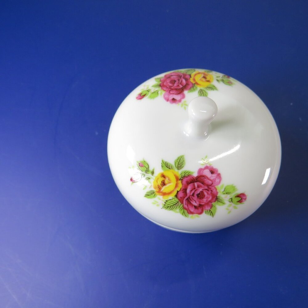 White w Roses Porcelain Trinket Dish with Lid - Picture 3 of 11
